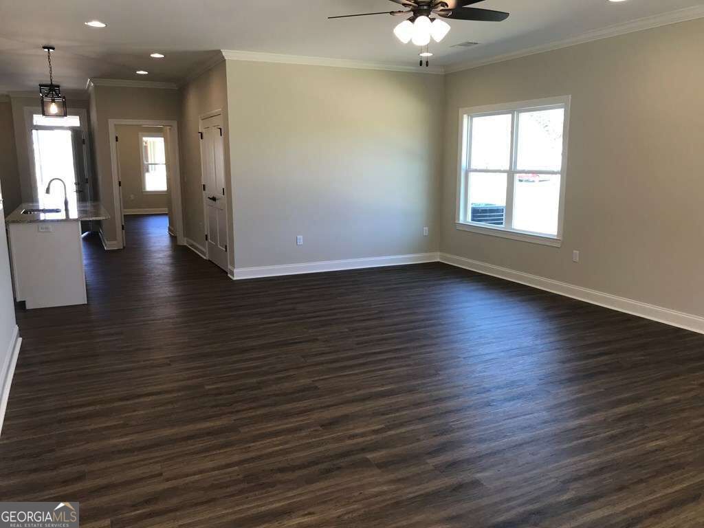 105 Garden Lane Property Photo 3