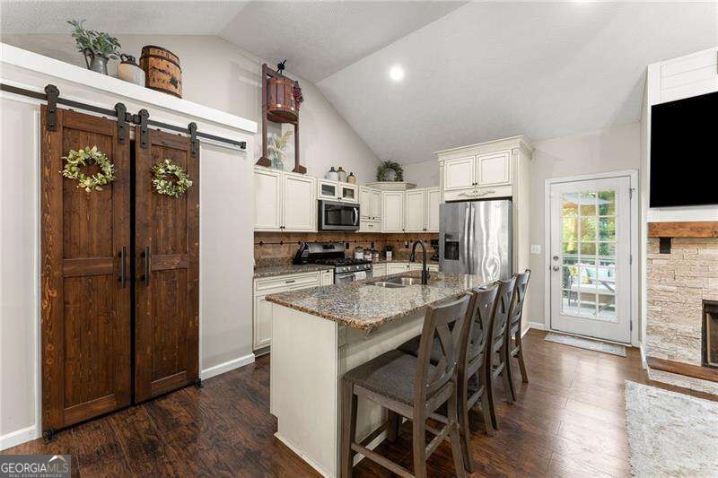 378 Baugh Street Property Photo 10