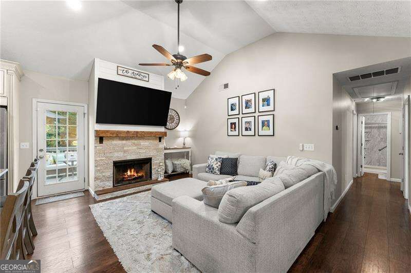 378 Baugh Street Property Photo 14