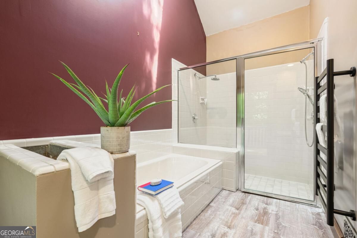 4004 Woodridge Court Property Photo 16