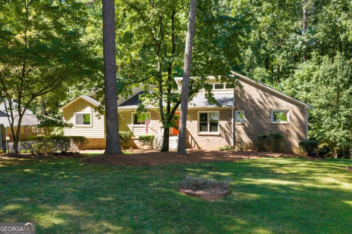 4004 Woodridge Court Property Photo 29