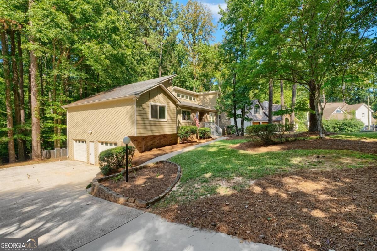 4004 Woodridge Court Property Photo 30