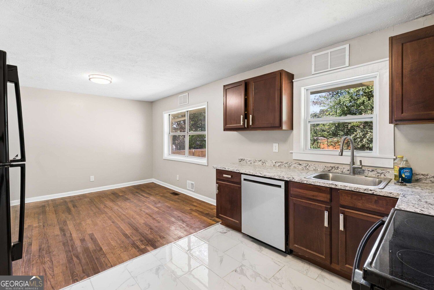 546 Lamar Drive Property Photo 11