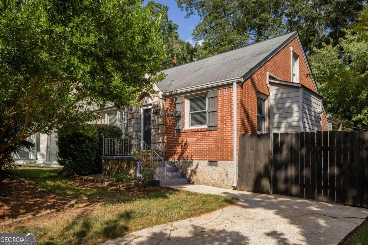 1896 Hooper Street Property Photo 2