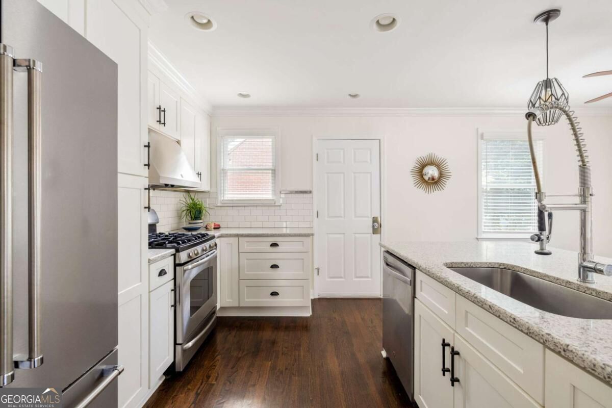 1896 Hooper Street Property Photo 13
