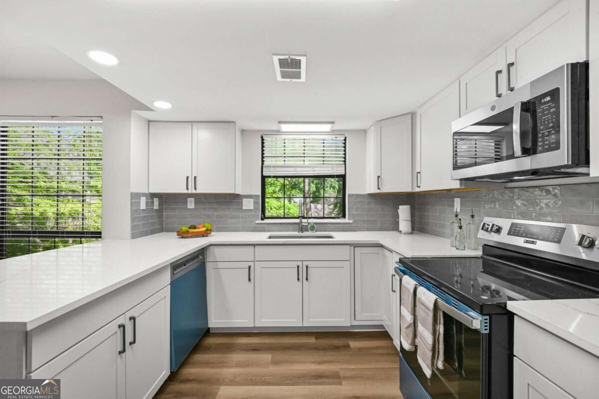 3038 Steeplechase Property Photo 3