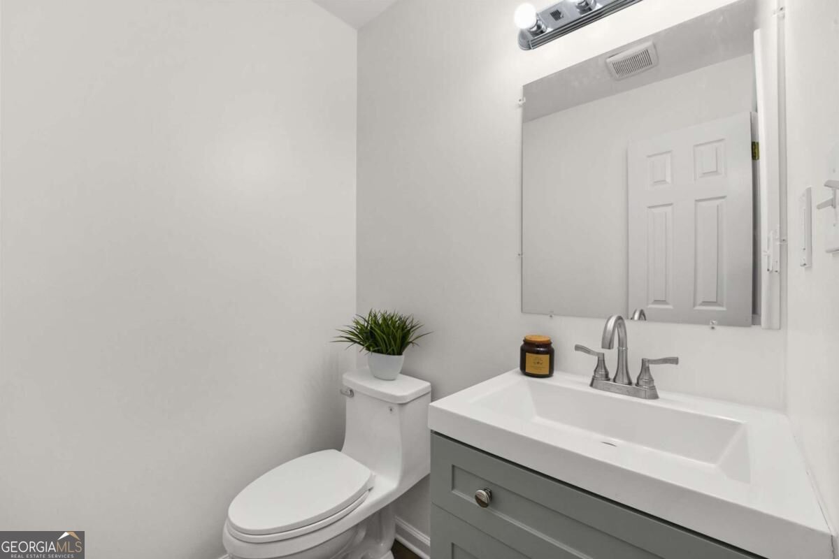 3038 Steeplechase Property Photo 16