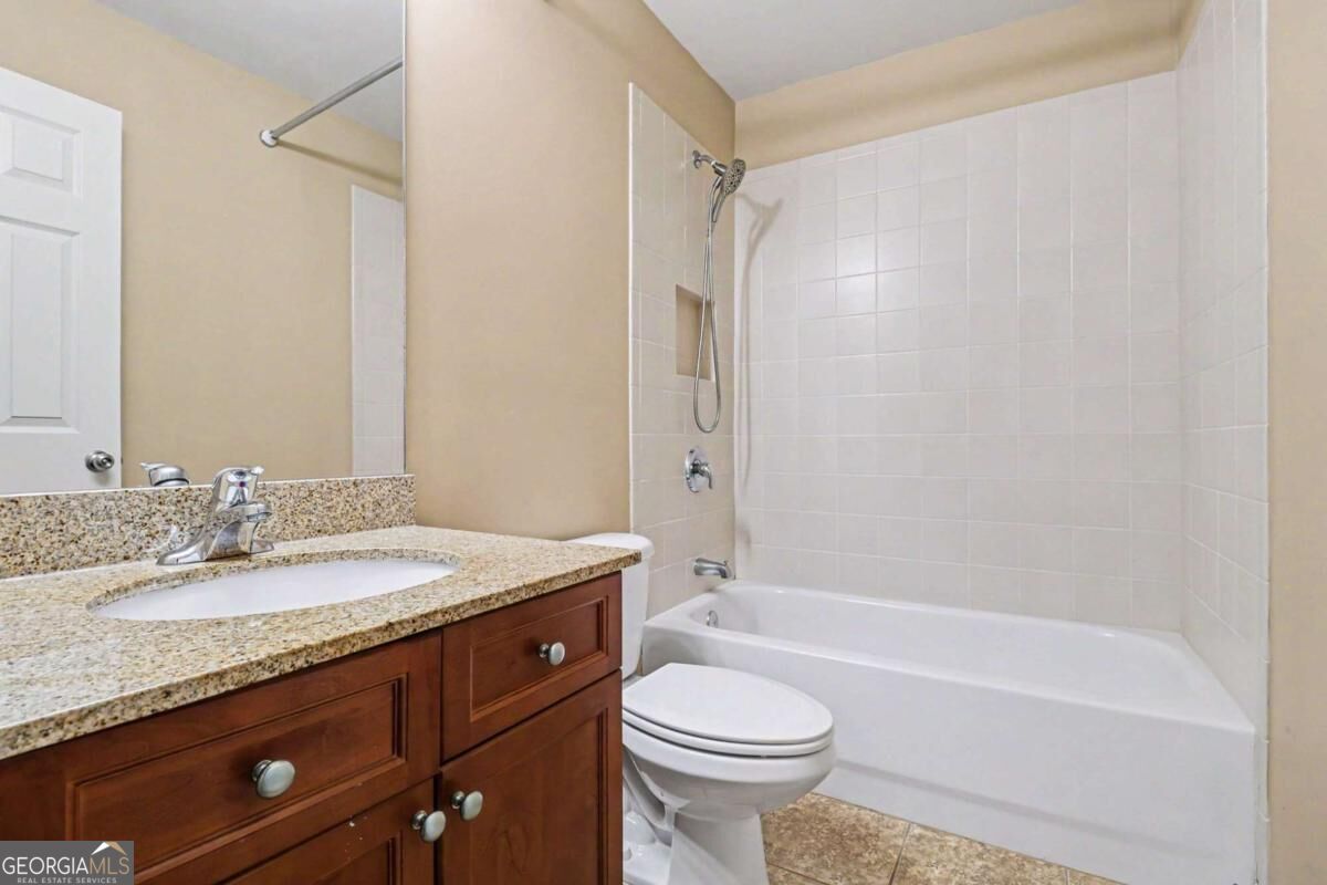 4325 Cardiff Way Property Photo 23