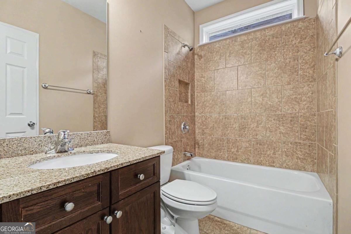 4325 Cardiff Way Property Photo 28