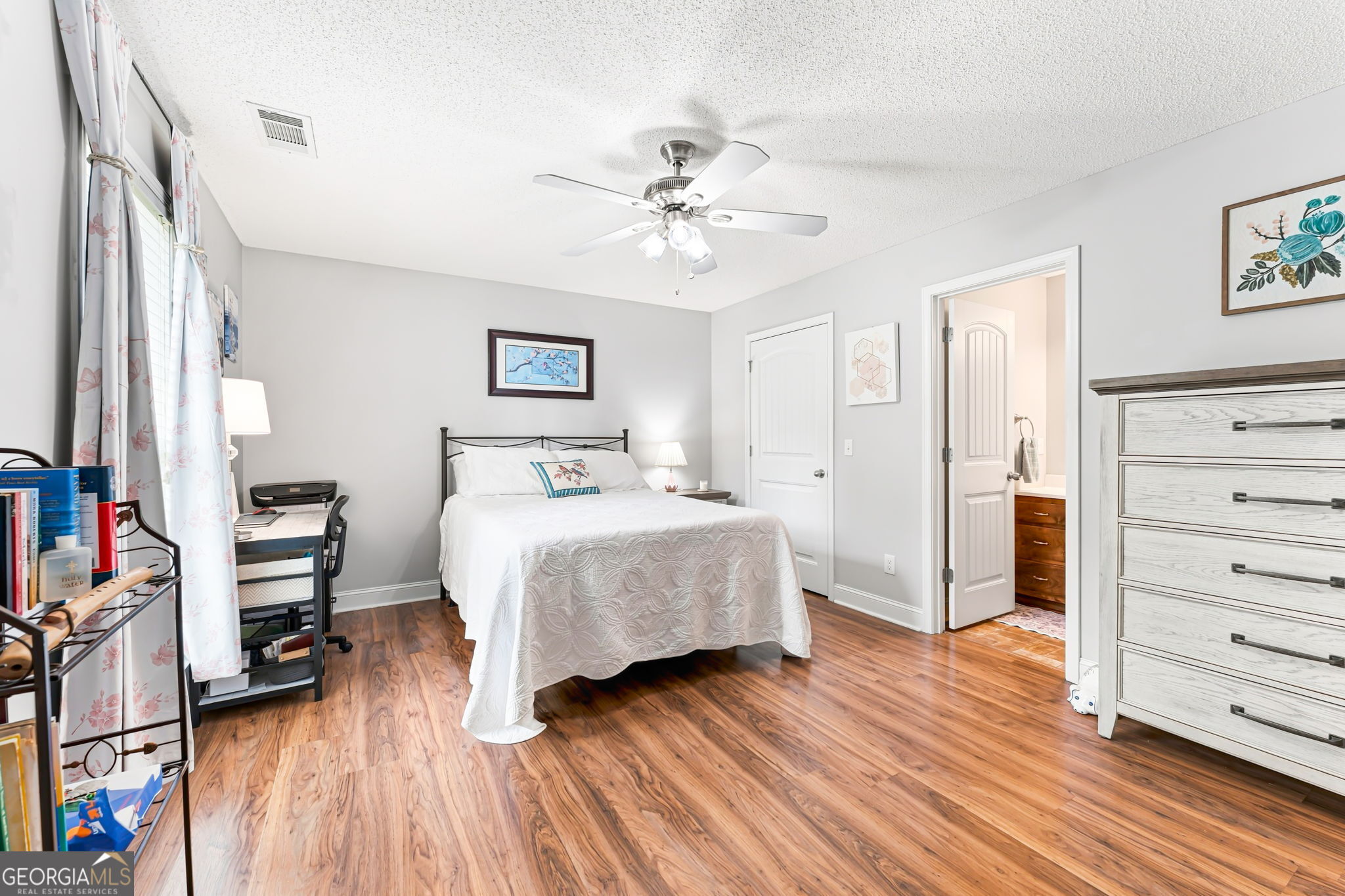 10 Third Avenue Property Photo 13