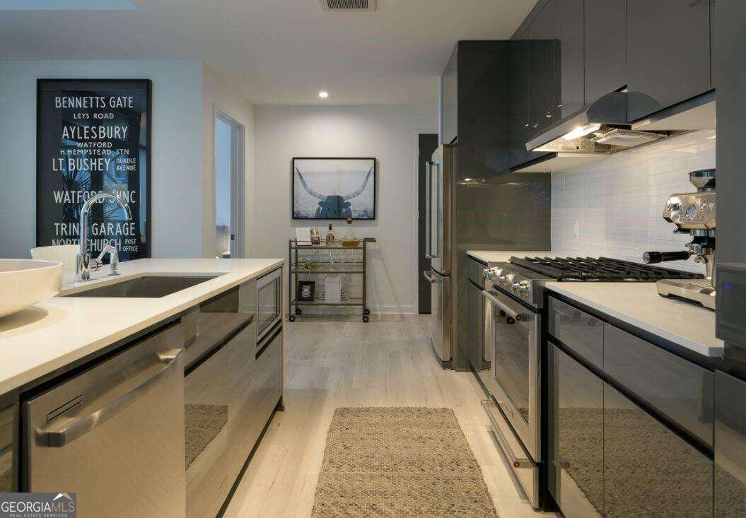 693 Peachtree Street Ne # 14b Property Photo 2
