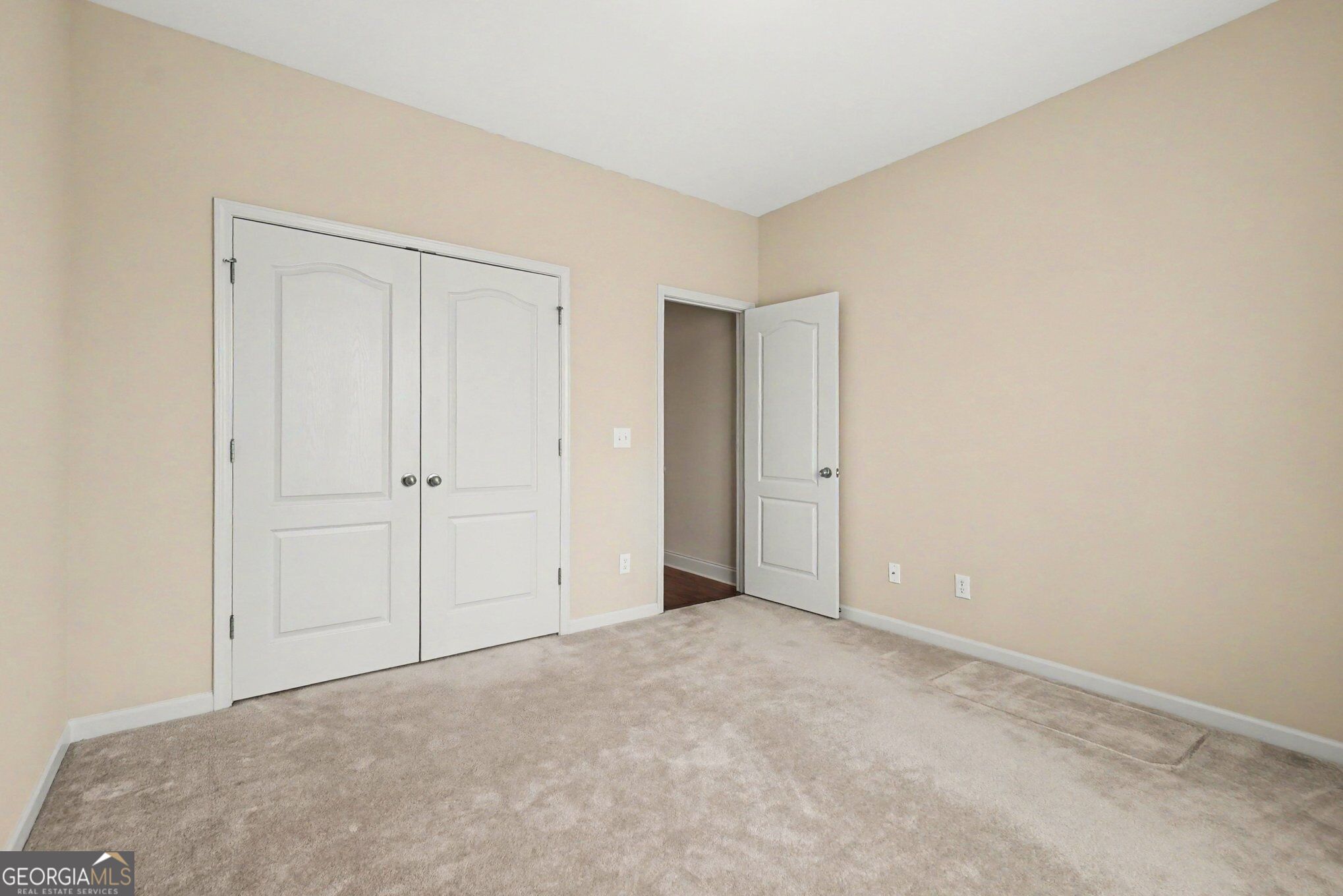 1935 Heritage Green Drive Property Photo 13
