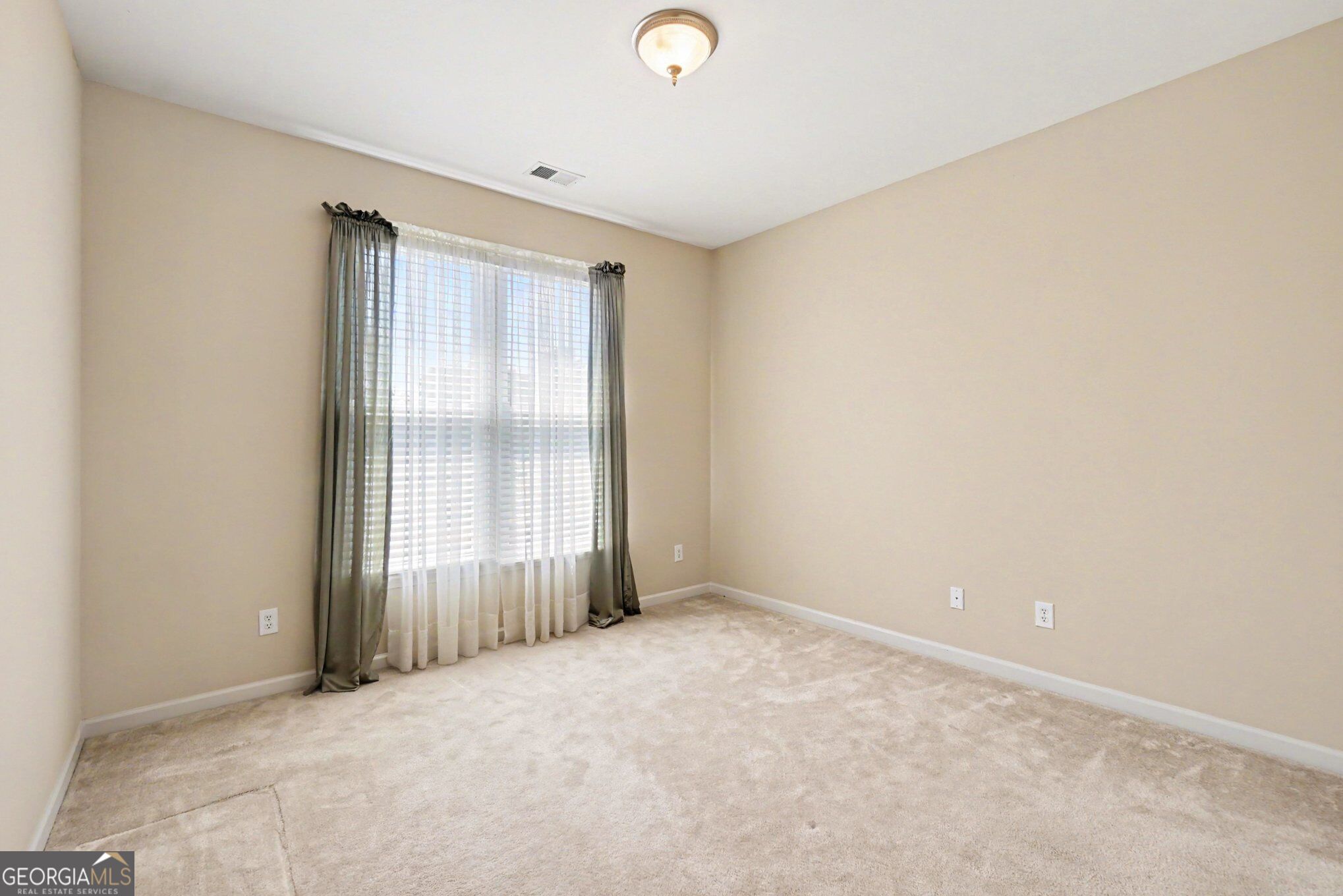 1935 Heritage Green Drive Property Photo 14