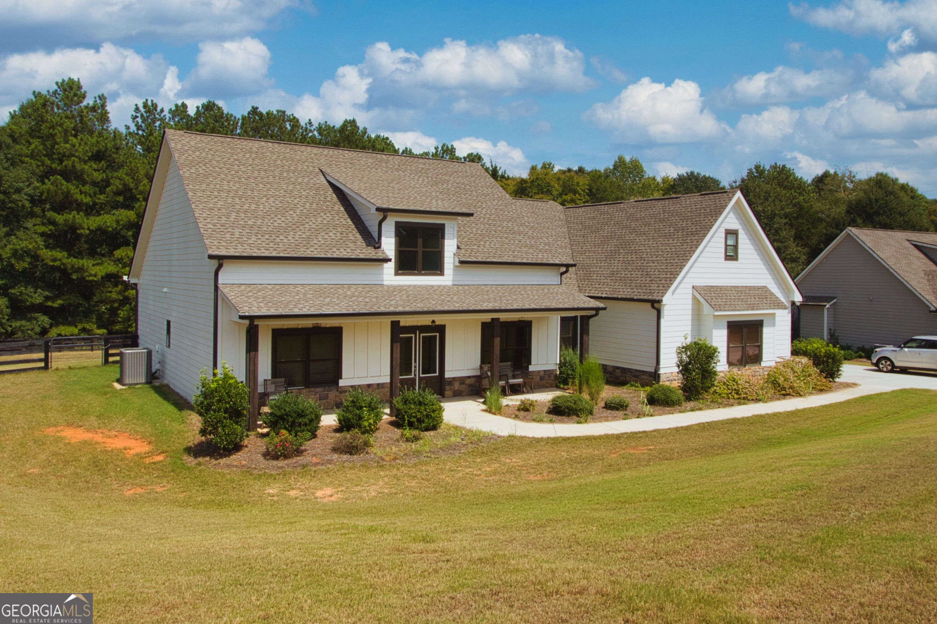 1020 Arbor Lane Property Photo 3