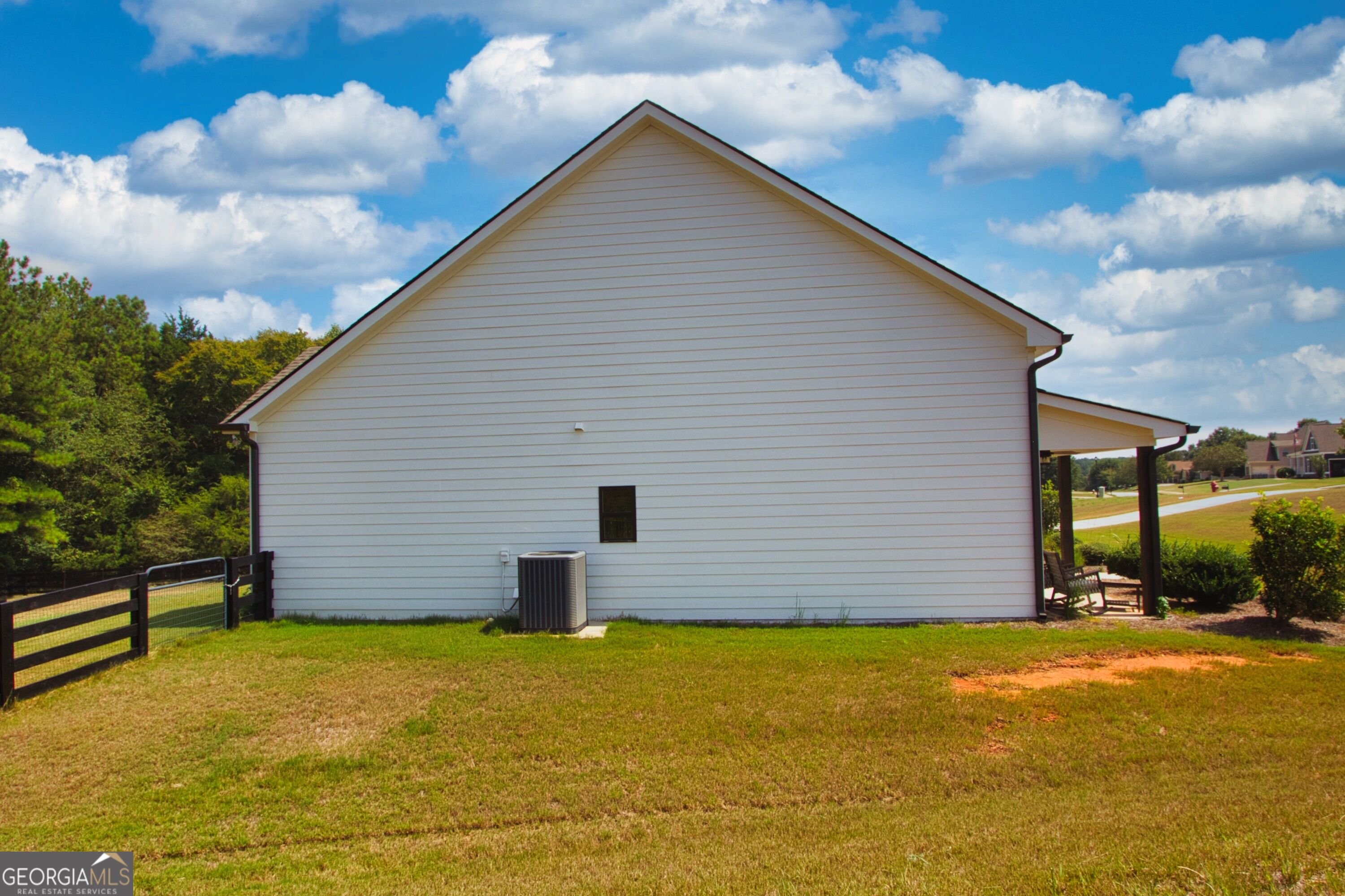 1020 Arbor Lane Property Photo 4