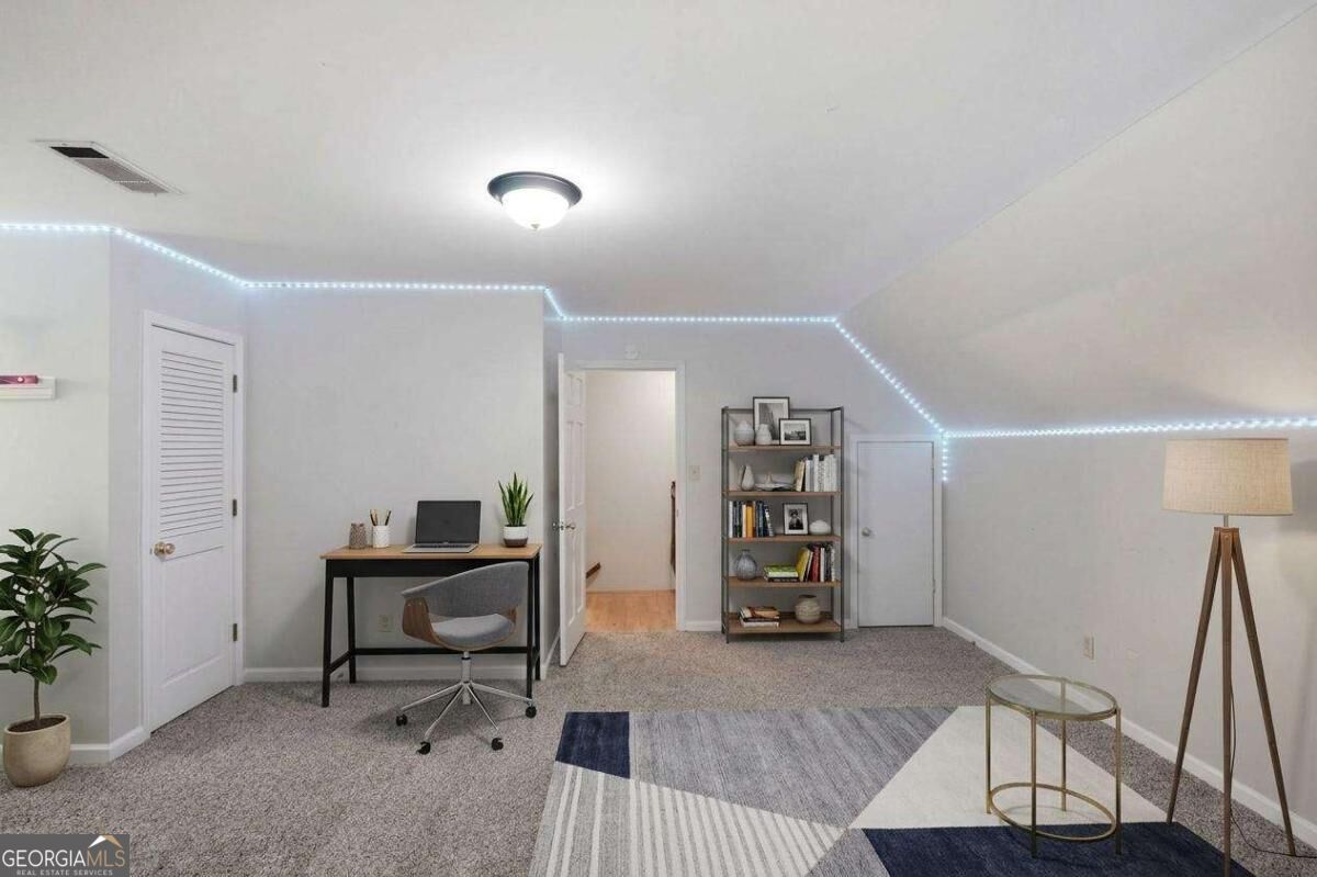 4927 Castlewood Drive Sw Property Photo 4