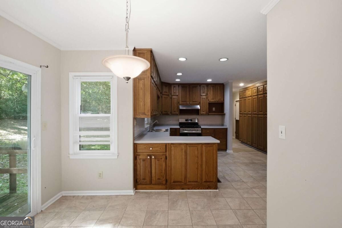 4927 Castlewood Drive Sw Property Photo 12