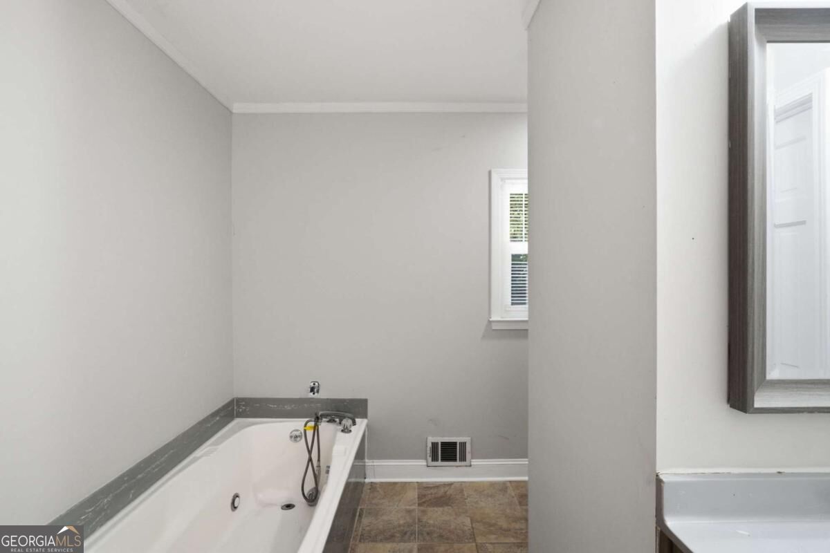 4927 Castlewood Drive Sw Property Photo 34