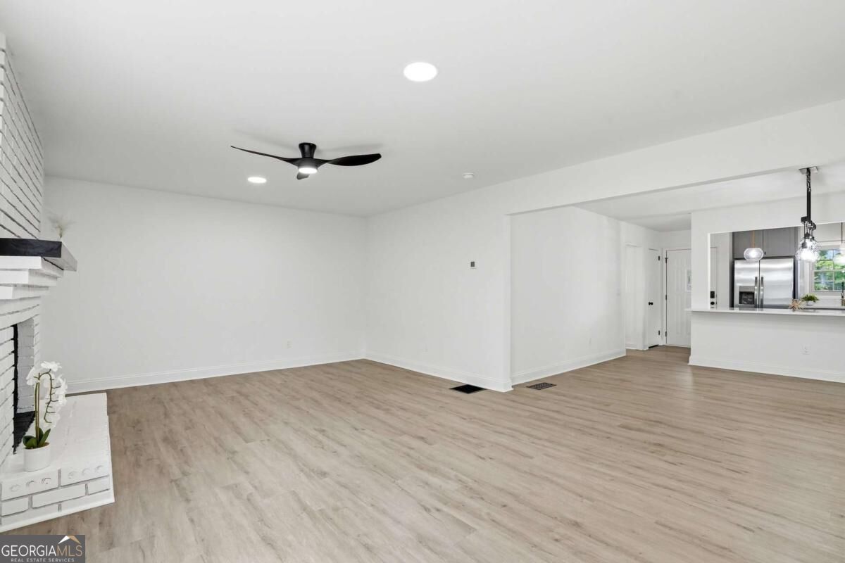 2880 Sherwood Road Se Property Photo 10