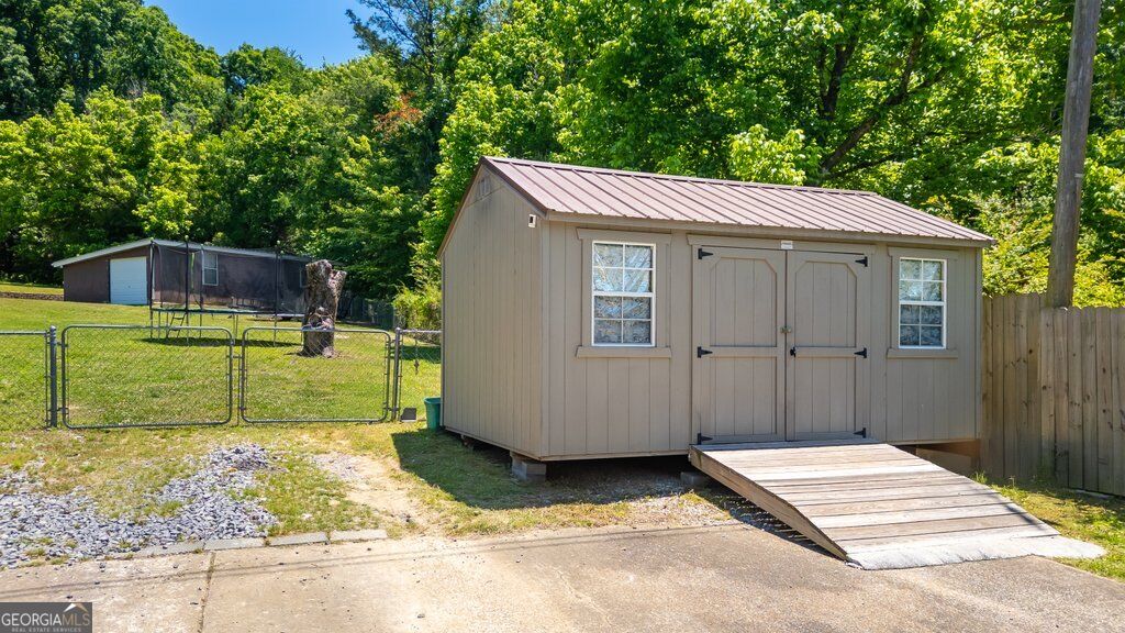2218 Morris Hill Road Property Photo 6