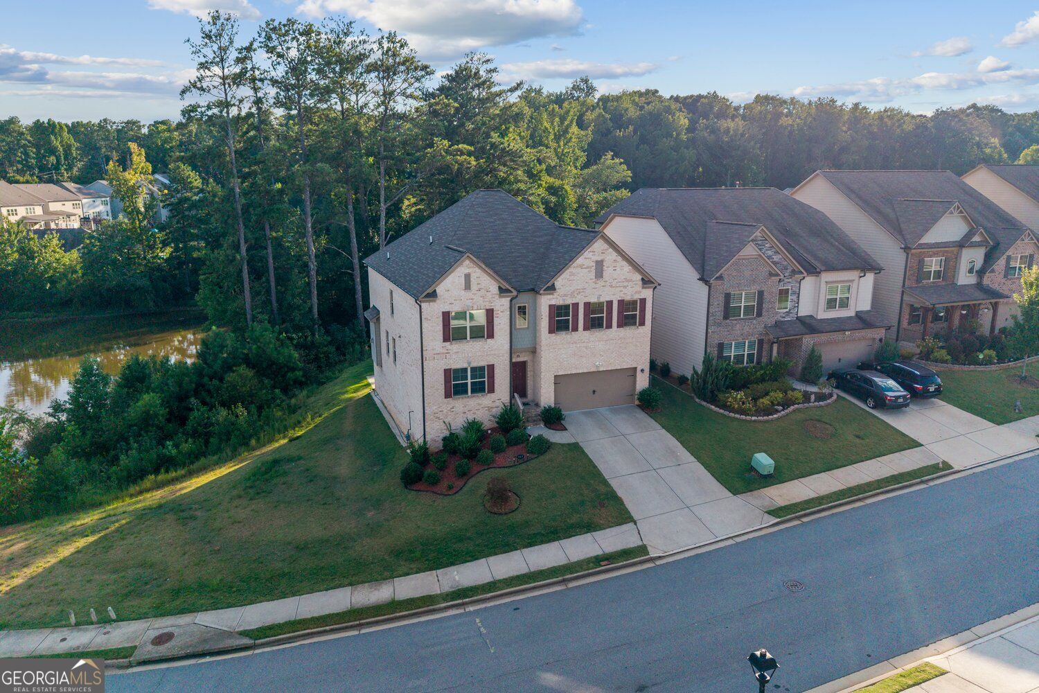 327 Round Pond Drive Property Photo 2