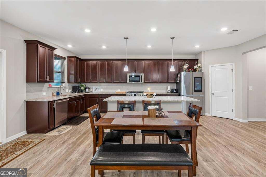 327 Round Pond Drive Property Photo 6