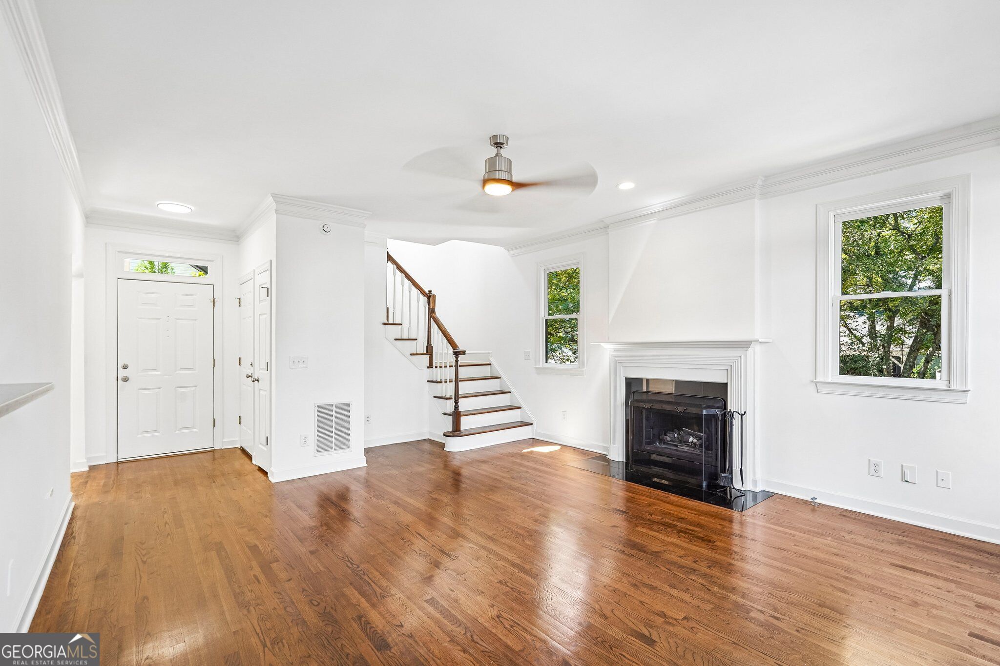 322 8th Street Ne Property Photo 7