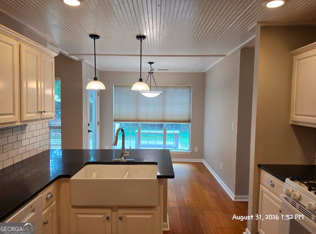 153 Kingsbrook Circle Property Photo 23
