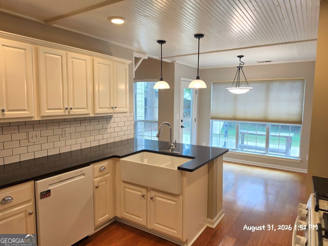 153 Kingsbrook Circle Property Photo 24