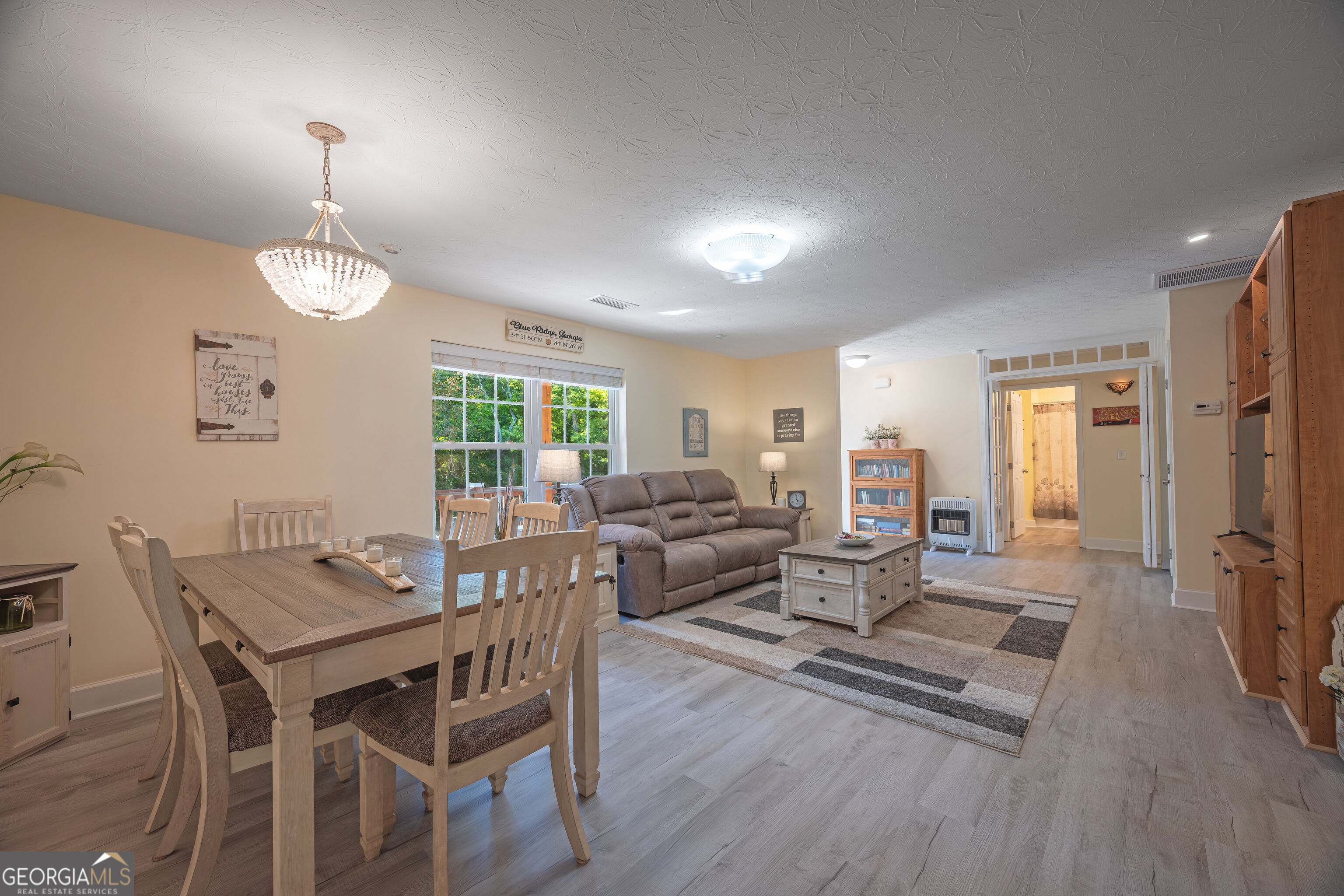 207 Dogwood Drive Property Photo 4