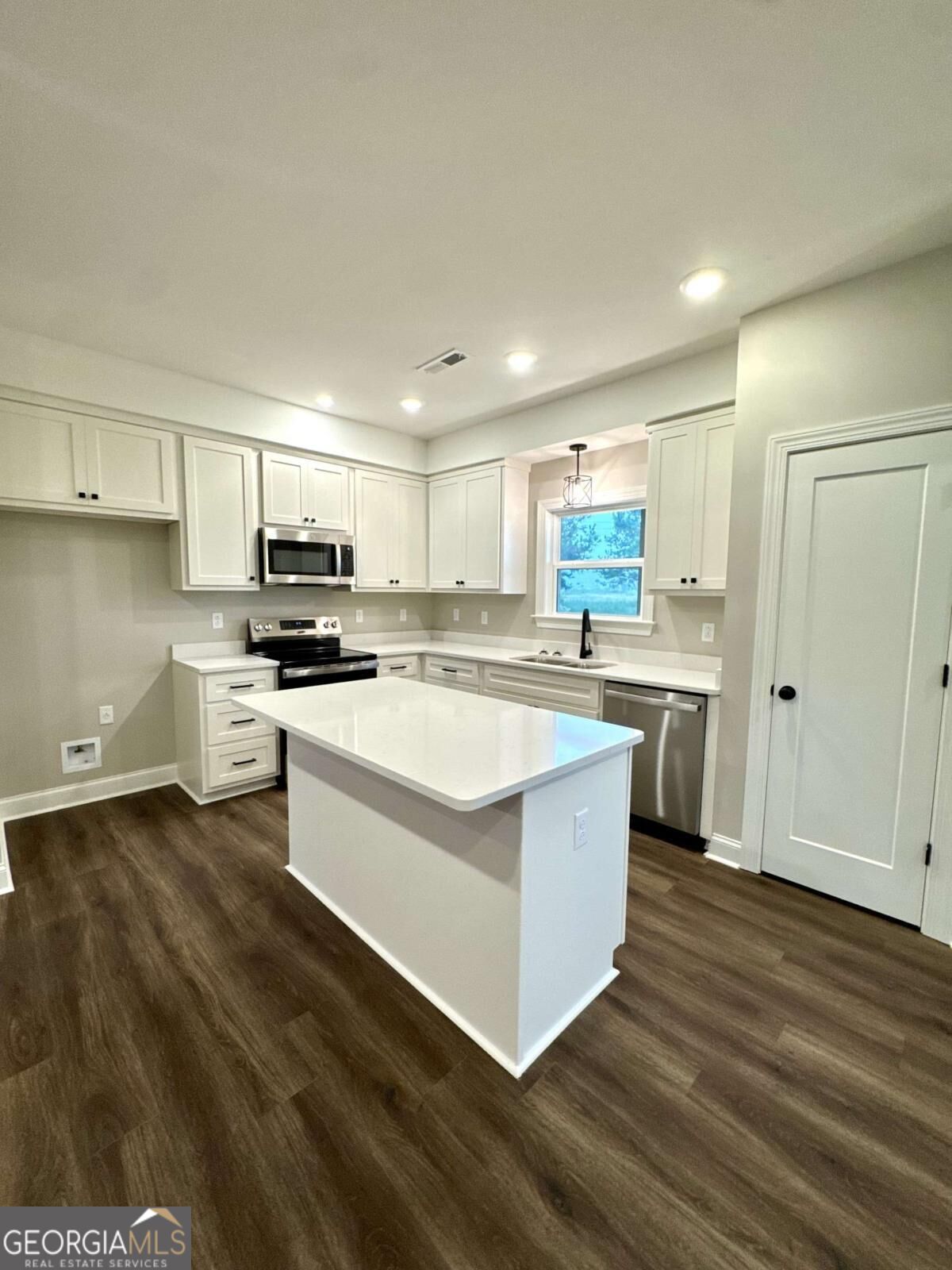 114 Lord Hatcher Drive Property Photo 10