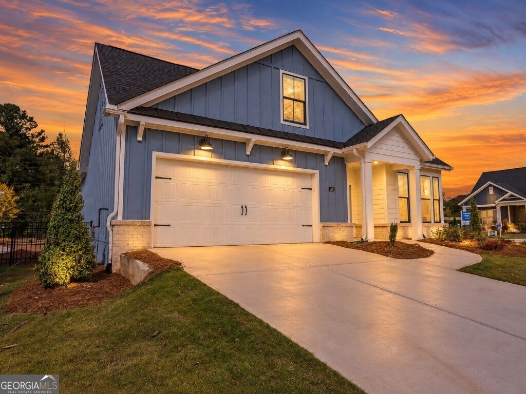 200 Persimmon Drive Property Photo 1
