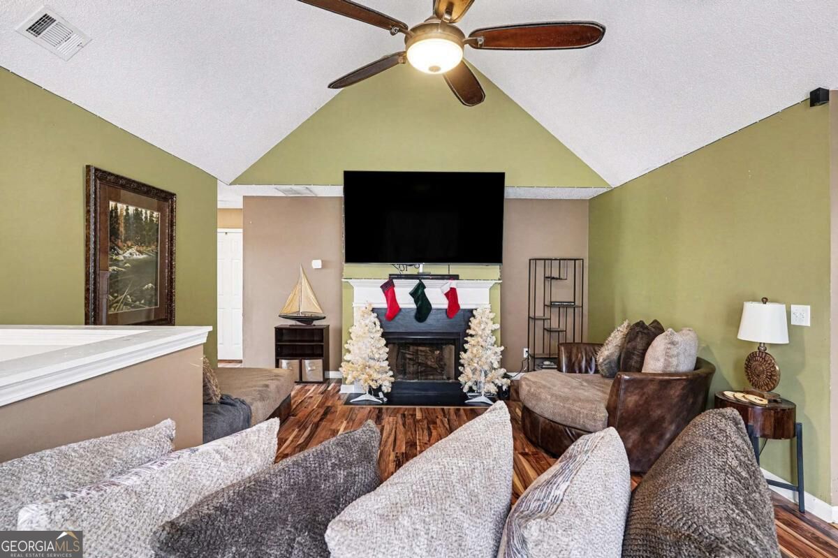 11811 Registry Boulevard Property Photo 5