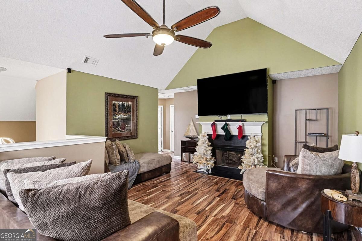 11811 Registry Boulevard Property Photo 6