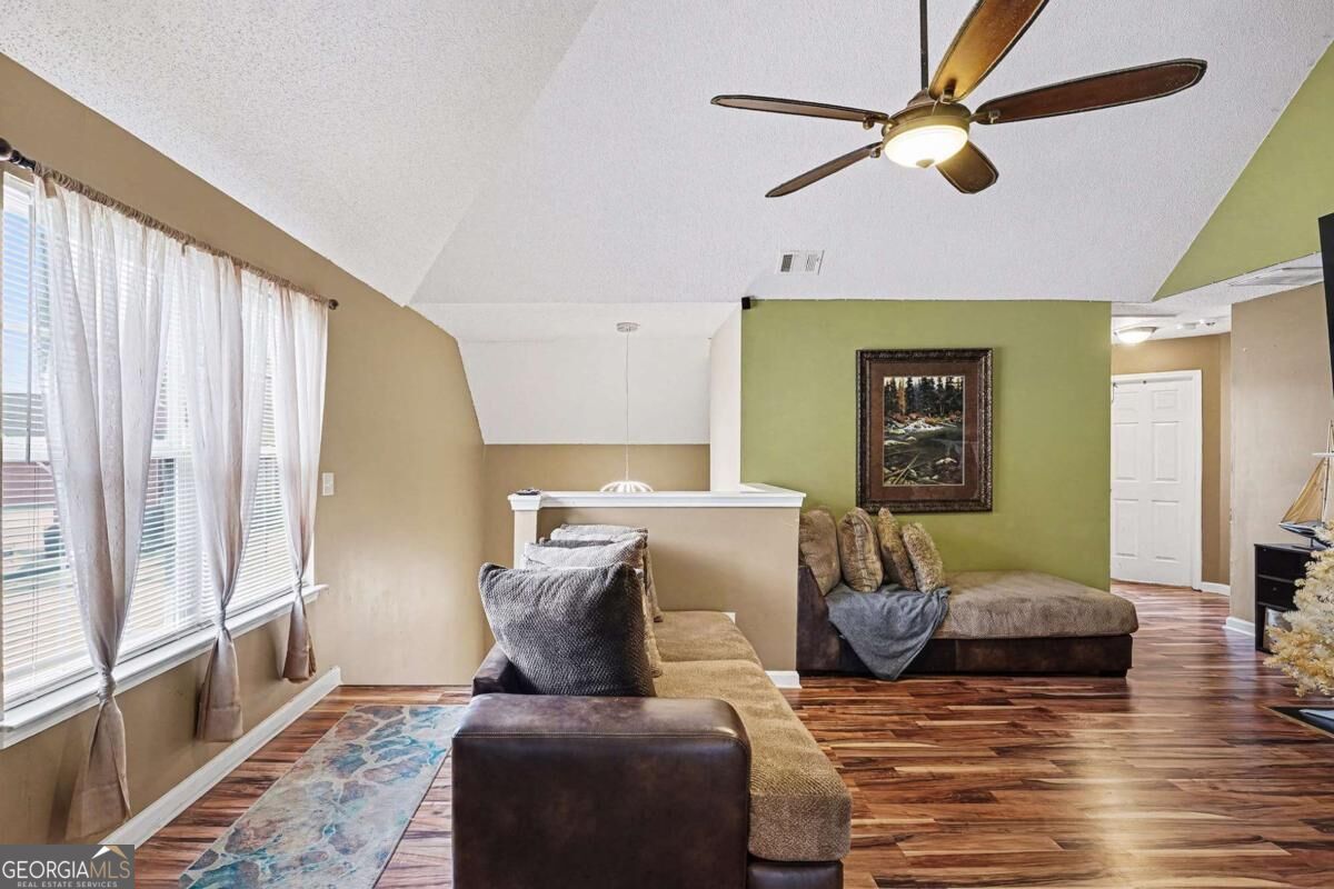 11811 Registry Boulevard Property Photo 8