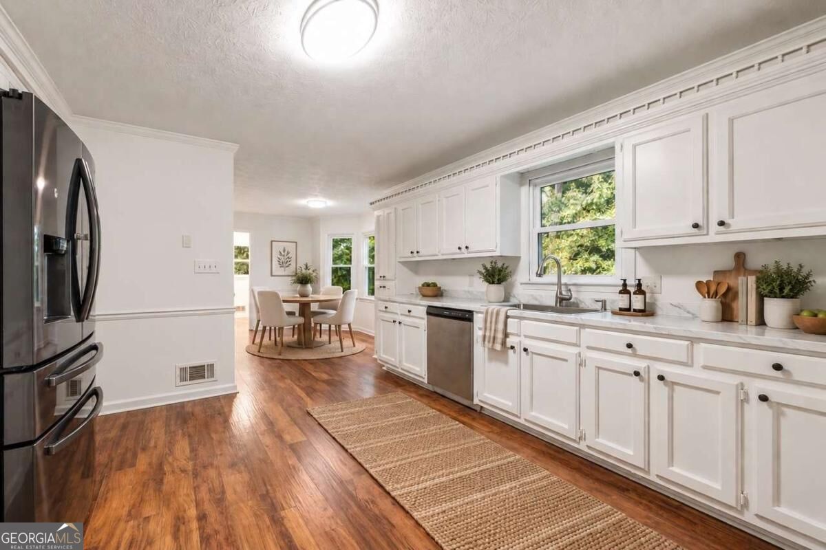 1181 Steeple Run Property Photo 7
