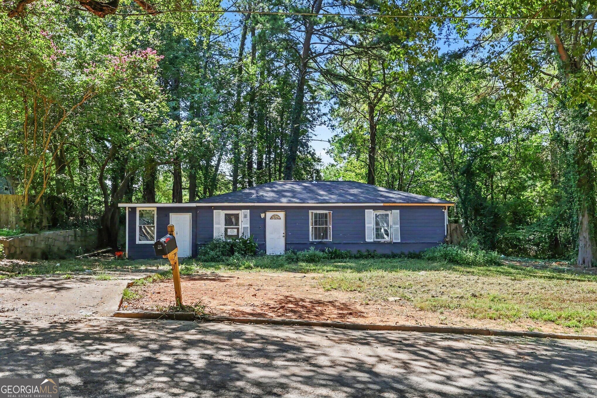 1005 Regis Road Se Property Photo 1