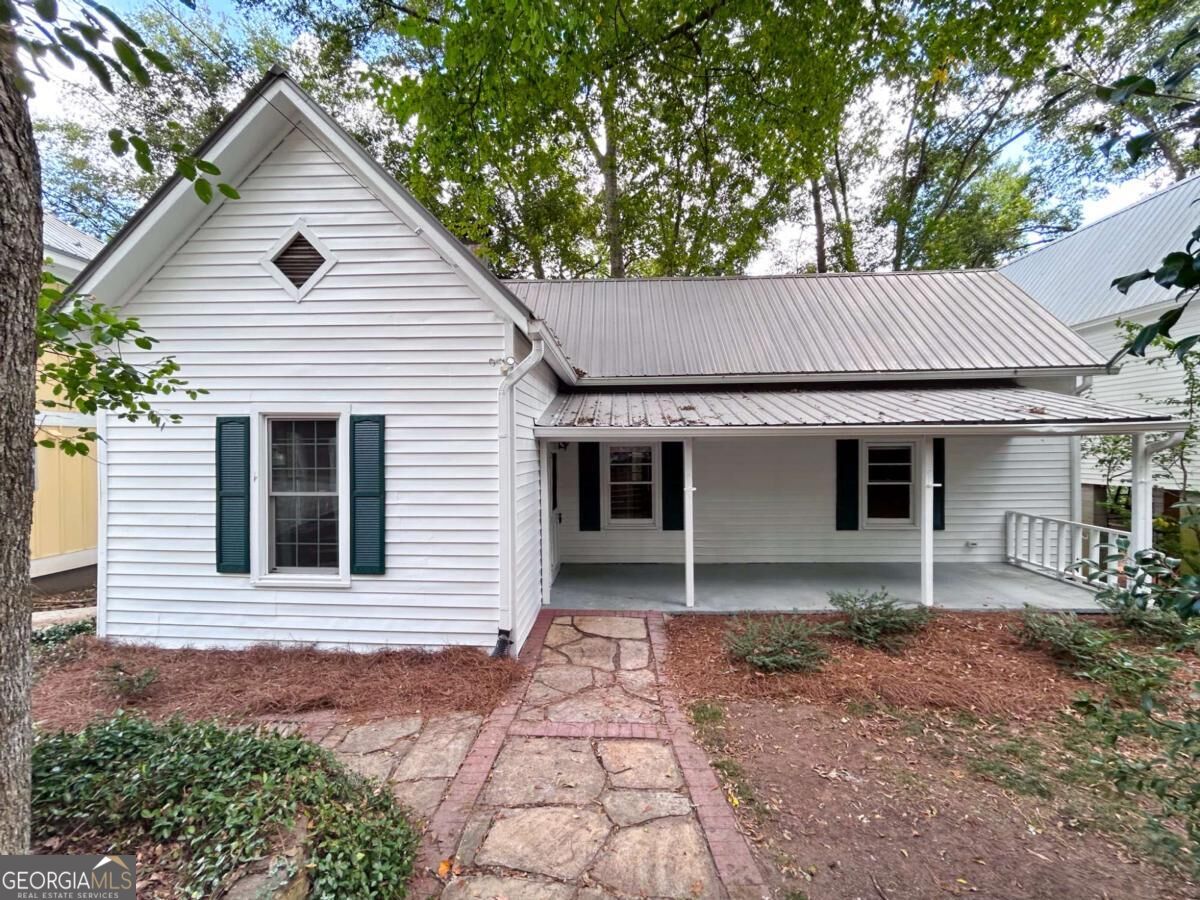 546 Pulaski Street Property Photo 1