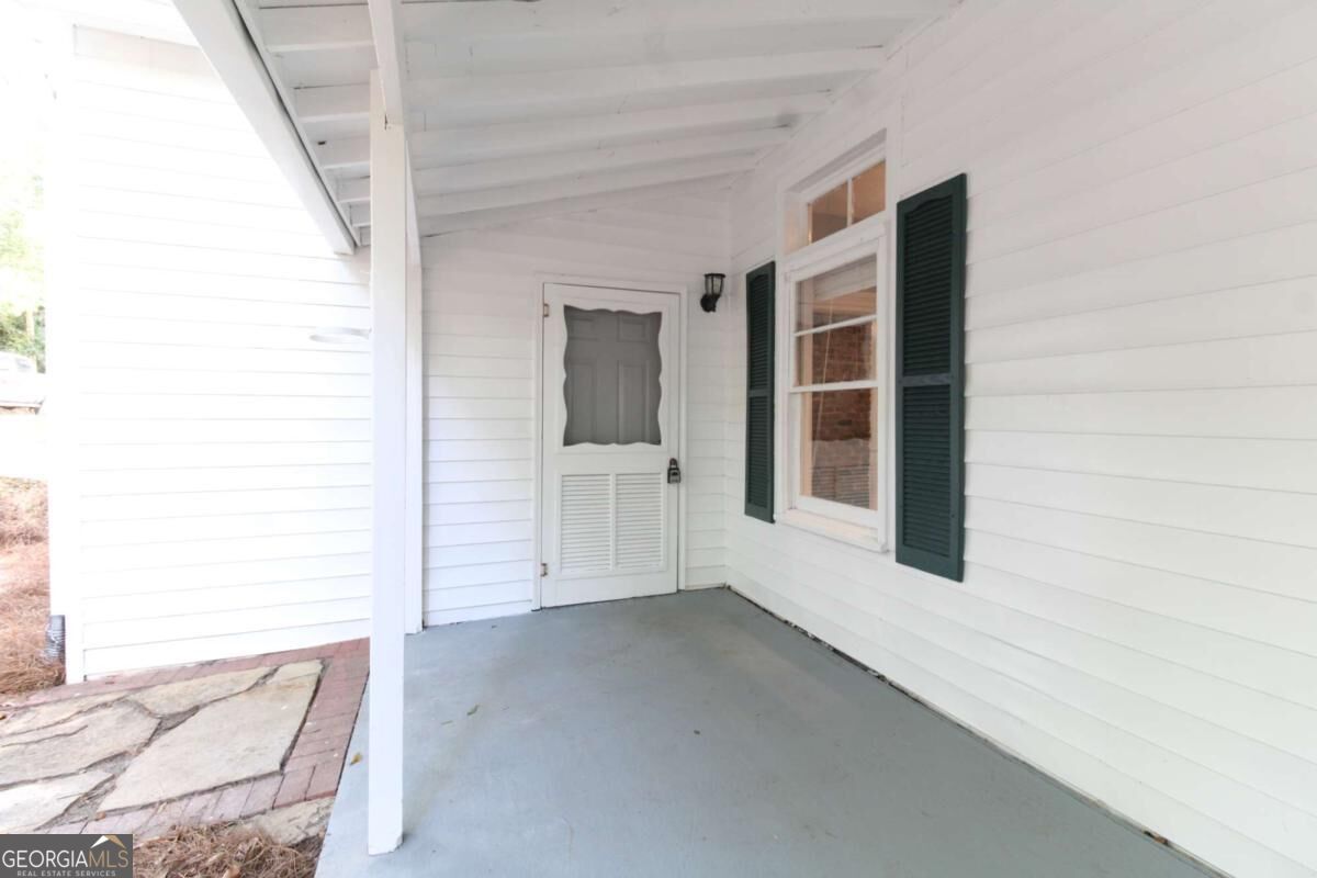 546 Pulaski Street Property Photo 3