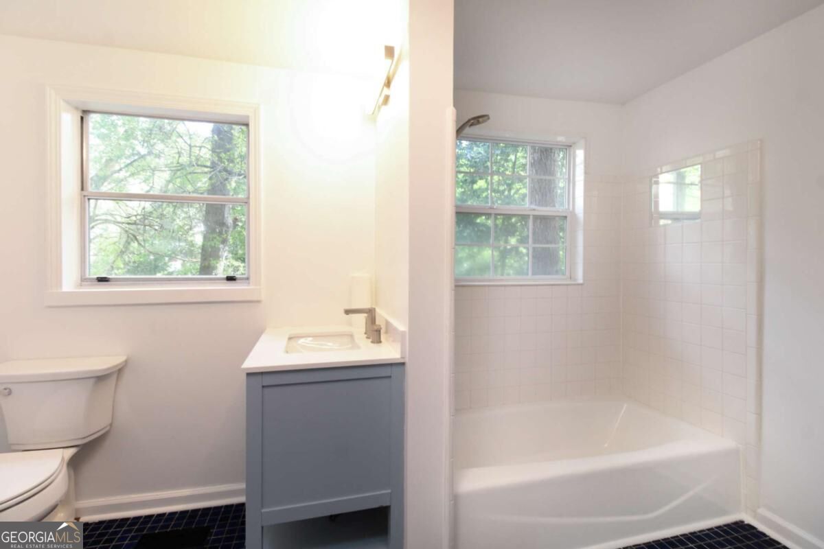 546 Pulaski Street Property Photo 17