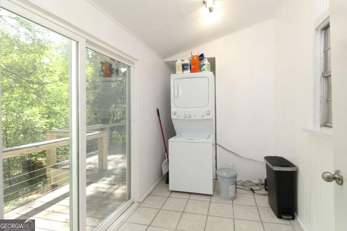 546 Pulaski Street Property Photo 20