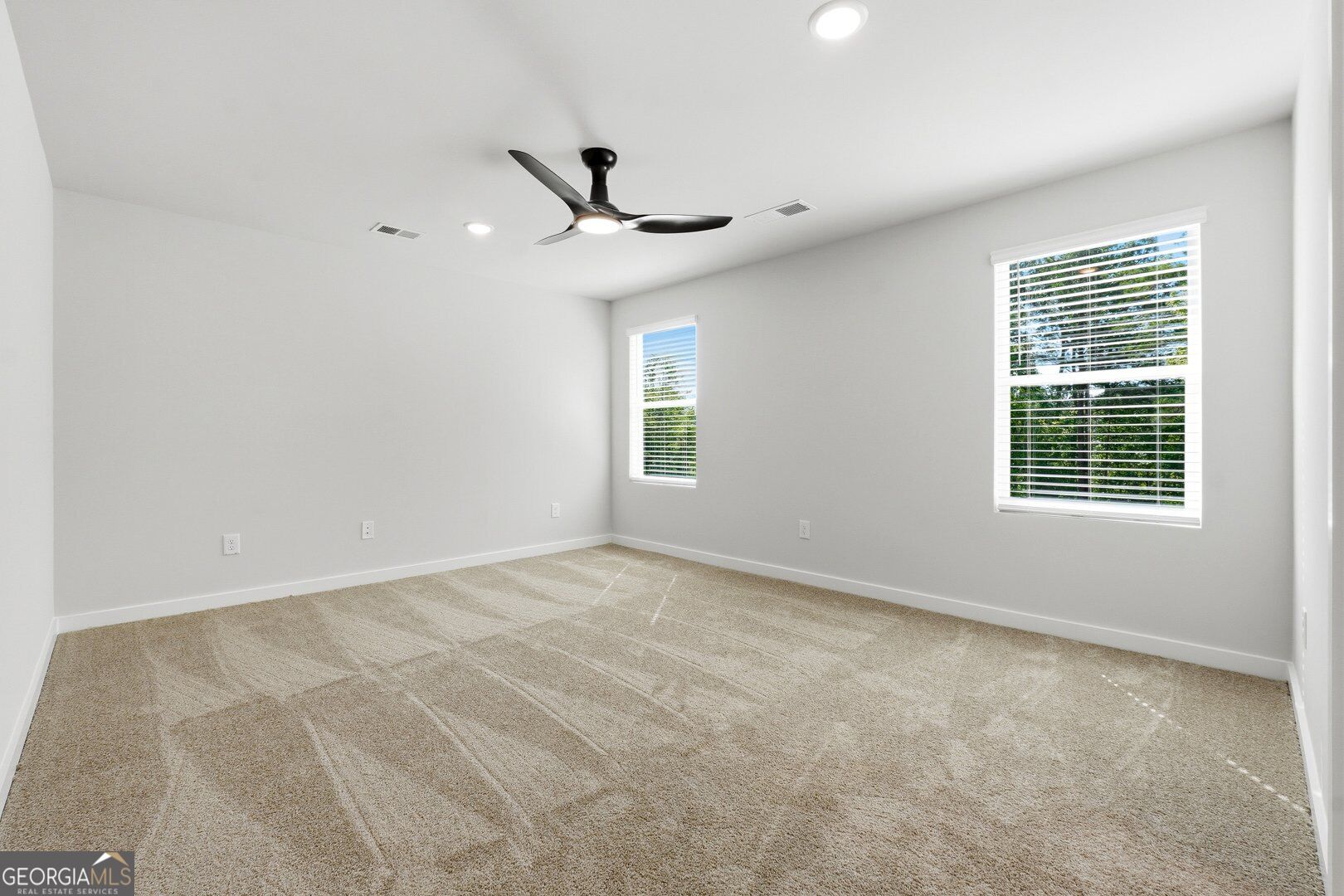 503 Headwater Court Property Photo 4