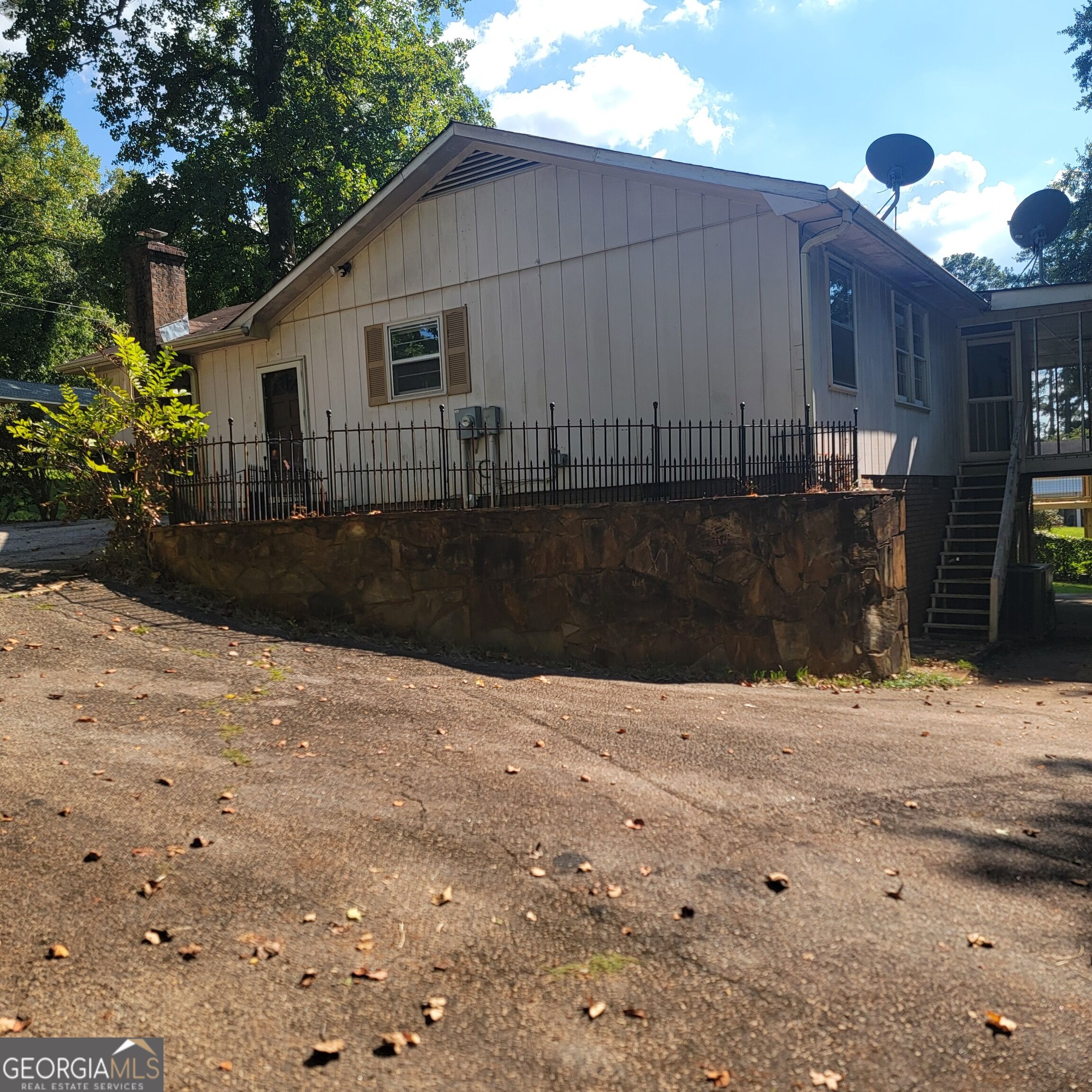 221 Park Hill Drive Property Photo 4