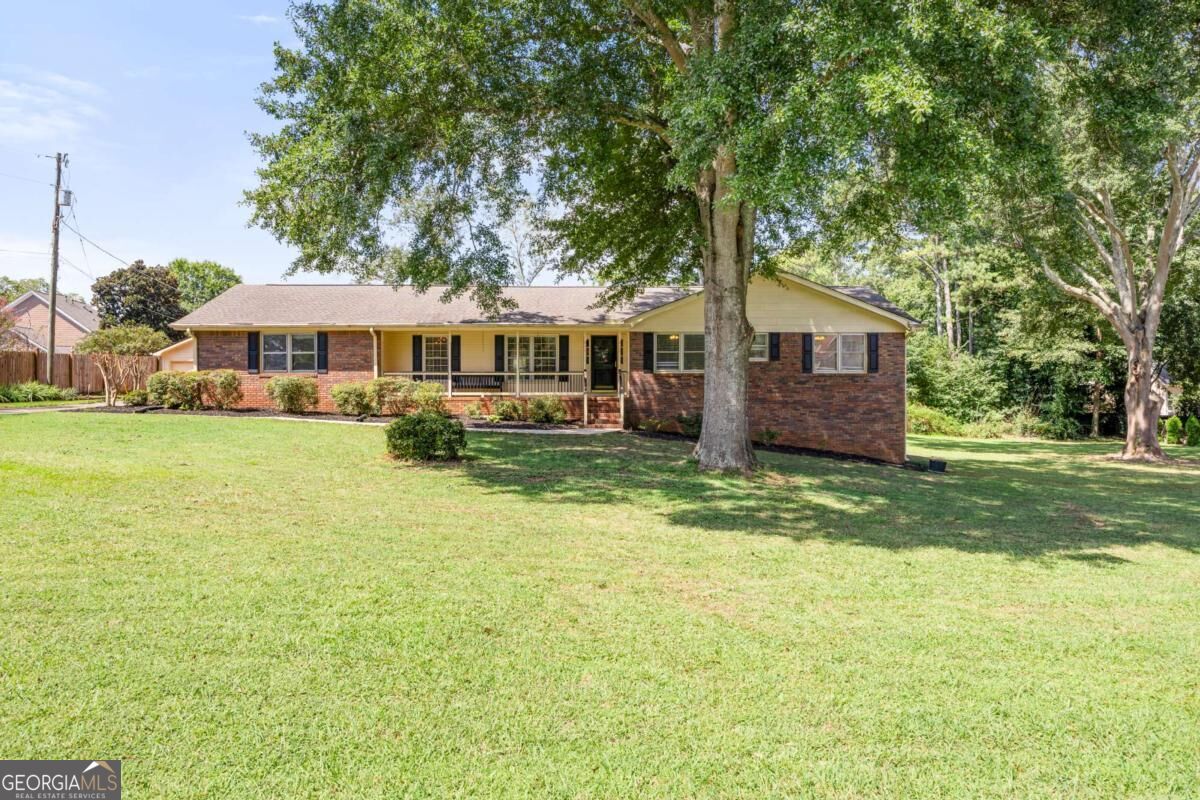 1977 Johnson Ferry Road Property Photo 1