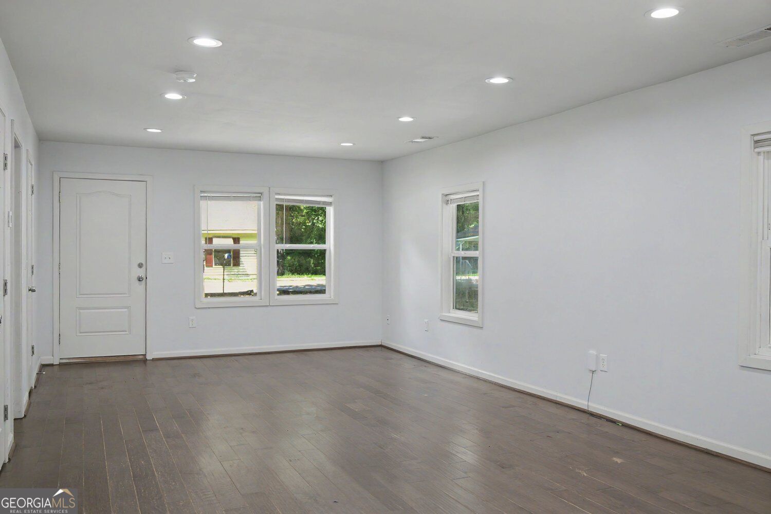 313 Walker Drive Property Photo 3