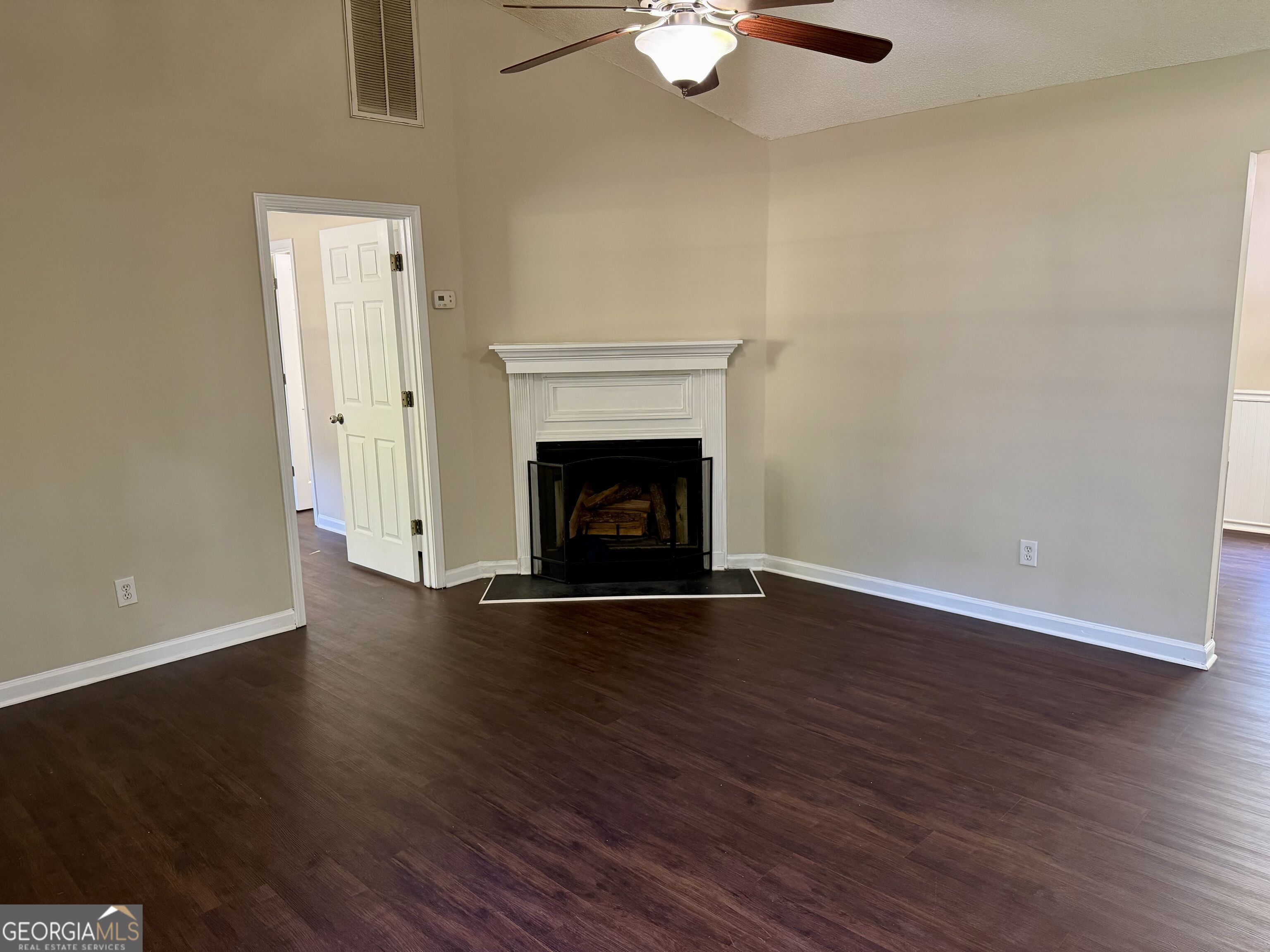 164 Lake Forest Drive Property Photo 5