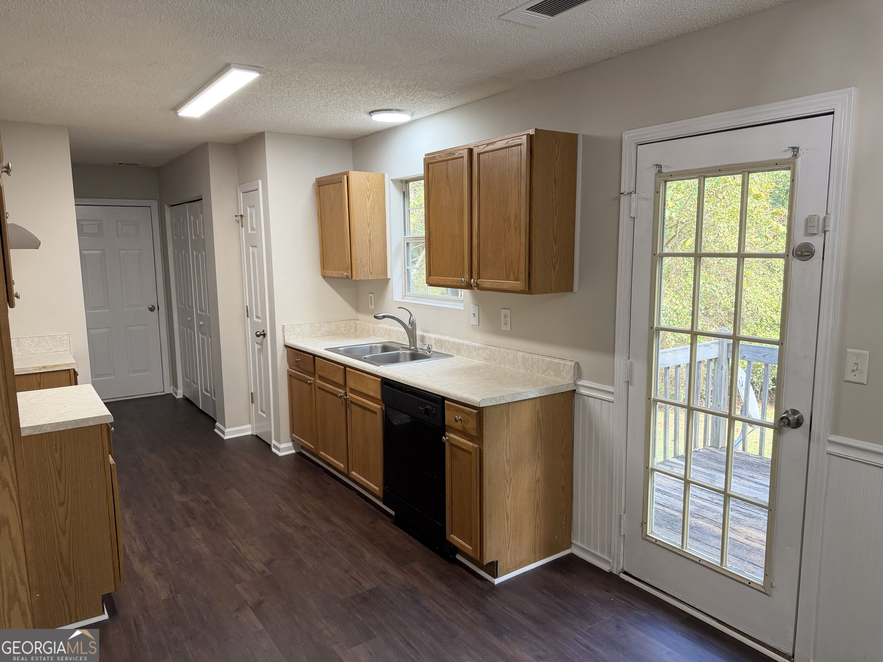 164 Lake Forest Drive Property Photo 8
