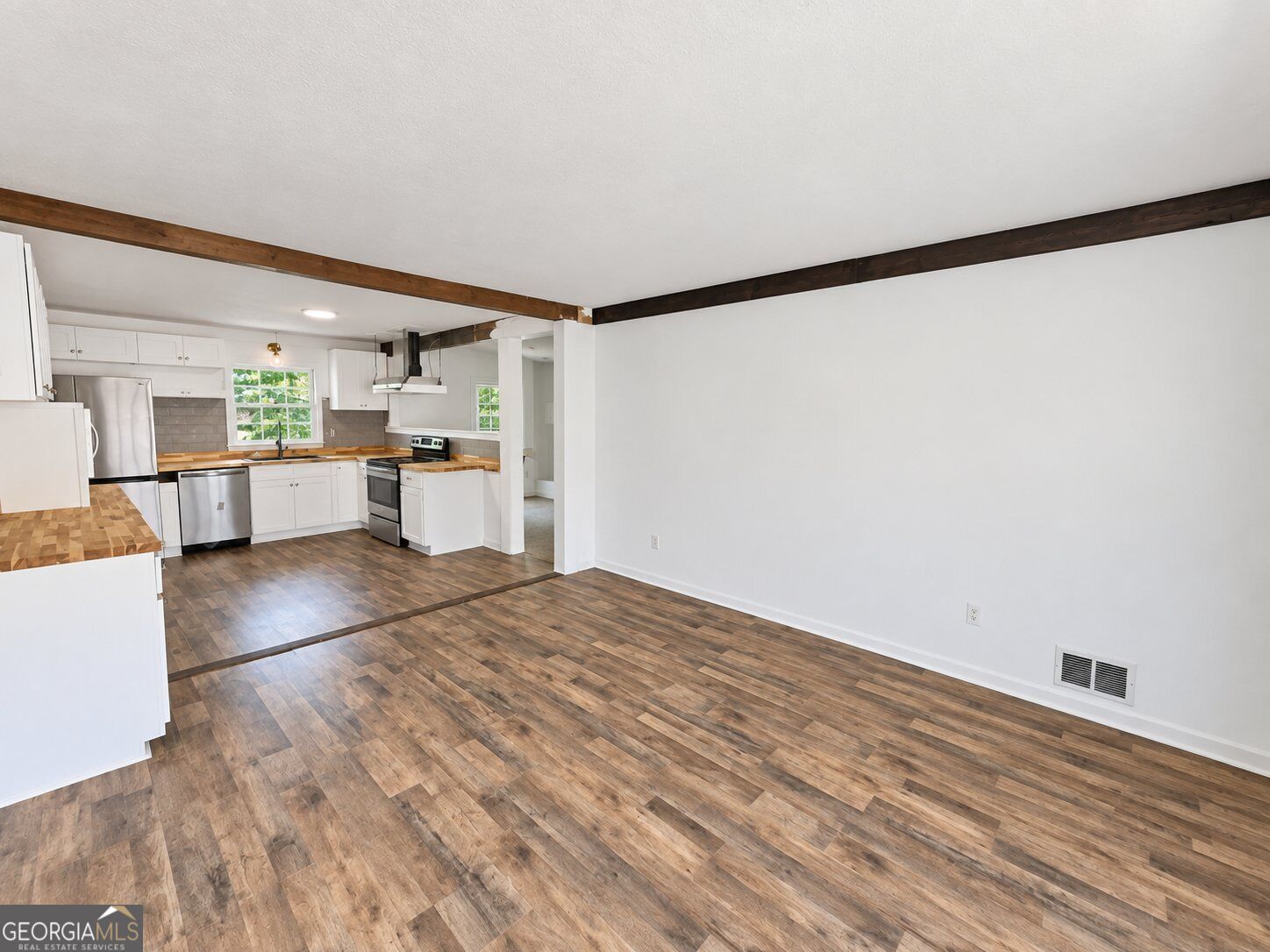 310 Cavalier Road Property Photo 4