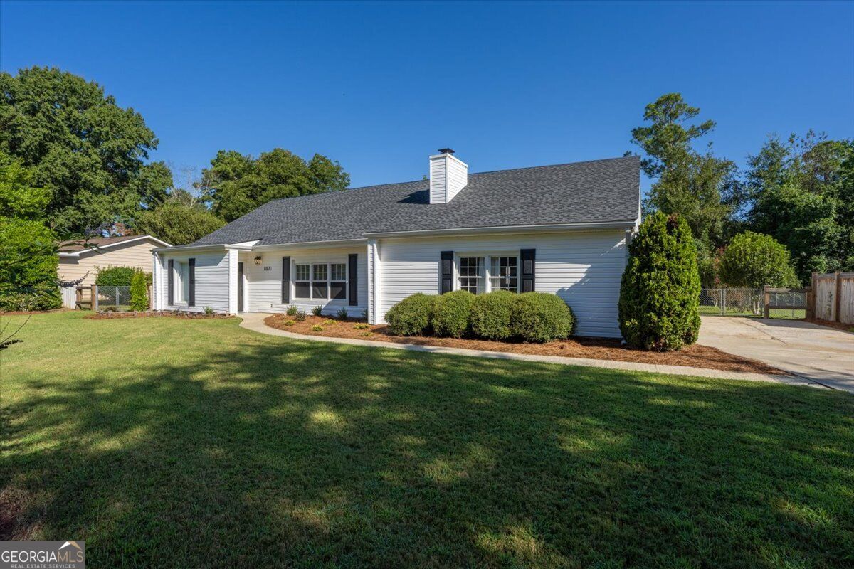 107 Ridge Circle N Property Photo 3