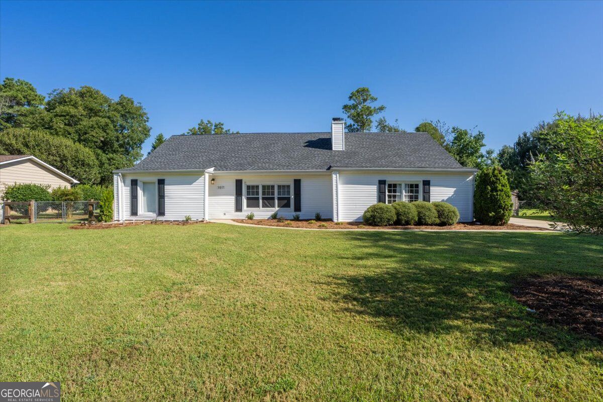 107 Ridge Circle N Property Photo 5